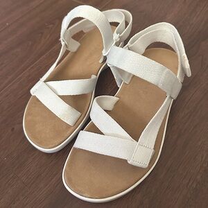 Everlane flatform sandal | white stripes